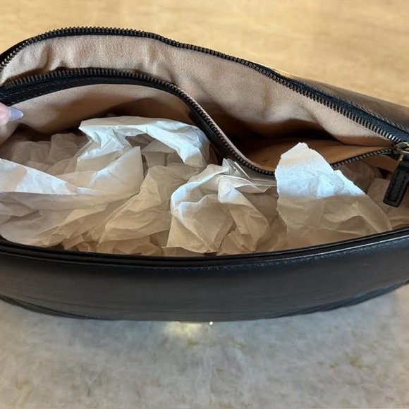 Black Quilted Leather Shoulder Bag - Picture 4 of 6